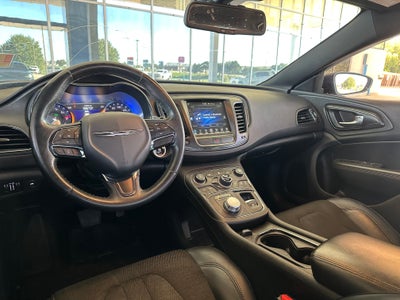2016 Chrysler 200 Base