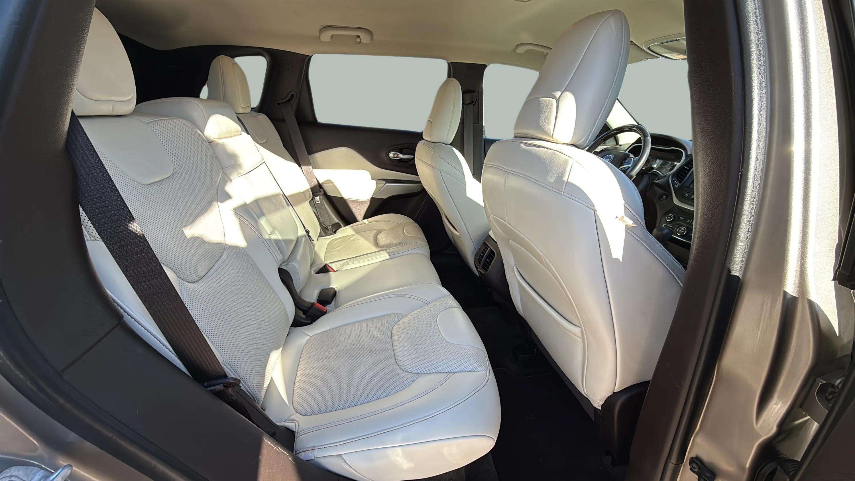 2016 Jeep Cherokee Overland