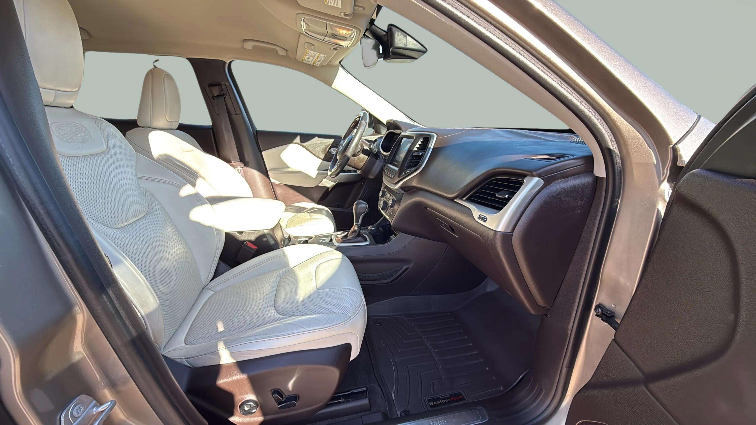 2016 Jeep Cherokee Overland