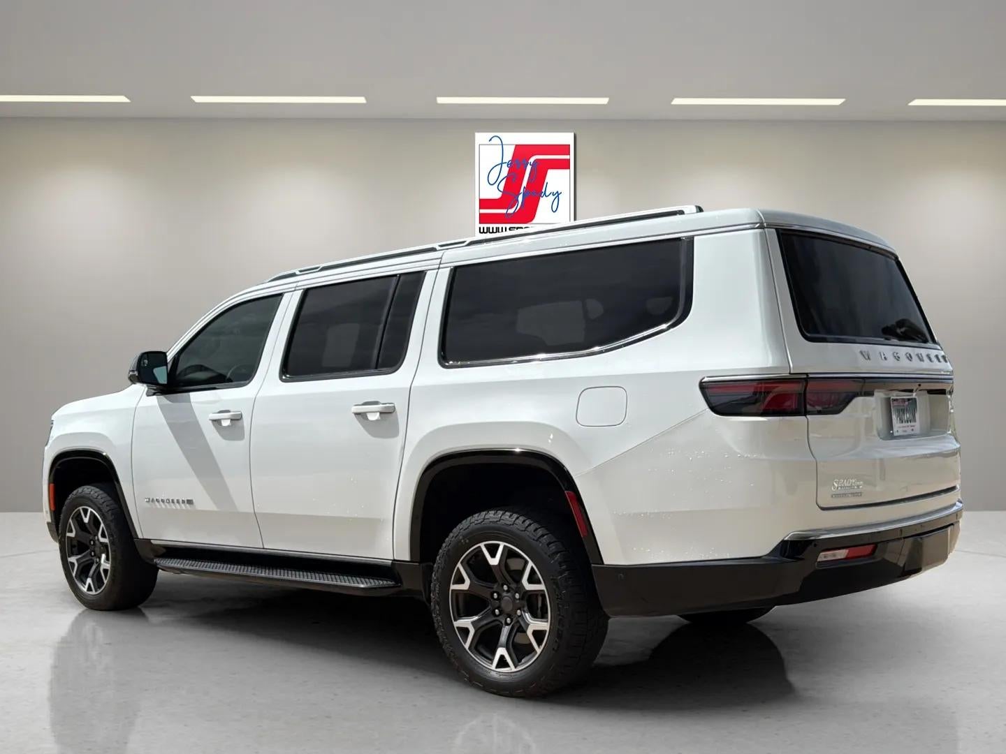 2023 Jeep Wagoneer L Series III