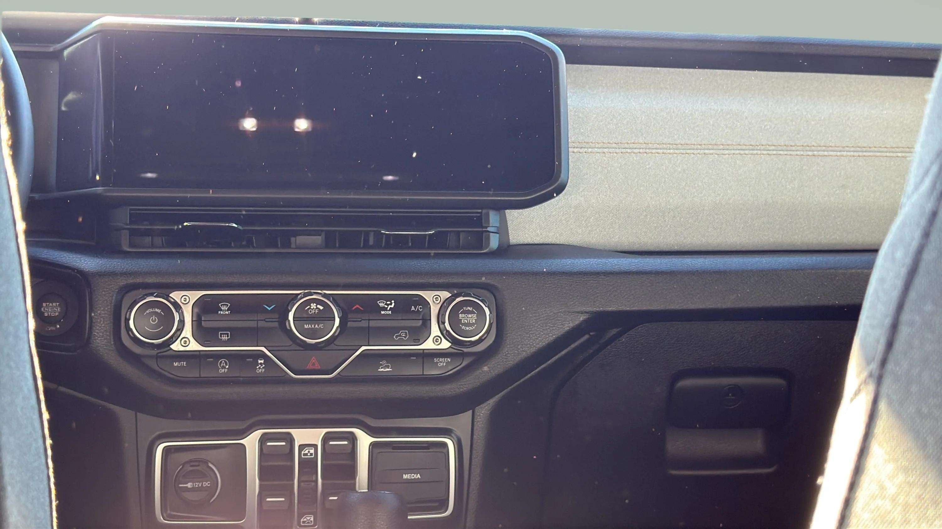 2024 Jeep Gladiator Sport S