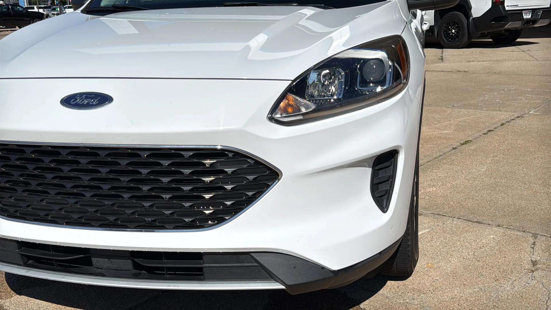 2022 Ford Escape SE Hybrid