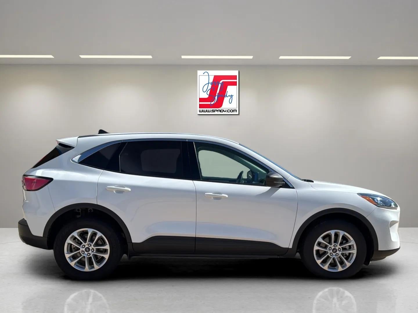 2022 Ford Escape SE Hybrid