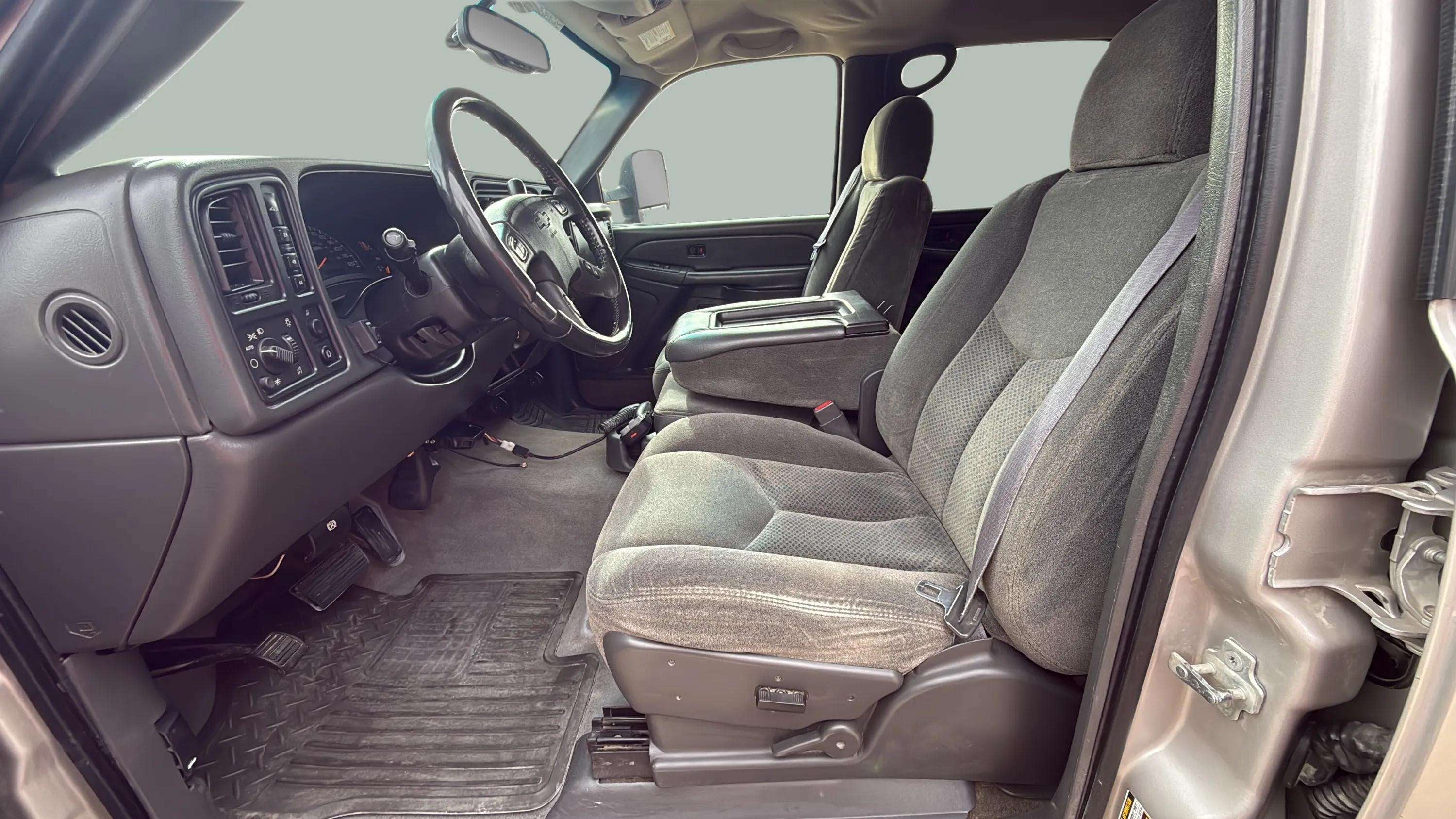 2005 Chevrolet Silverado 2500 HD LS