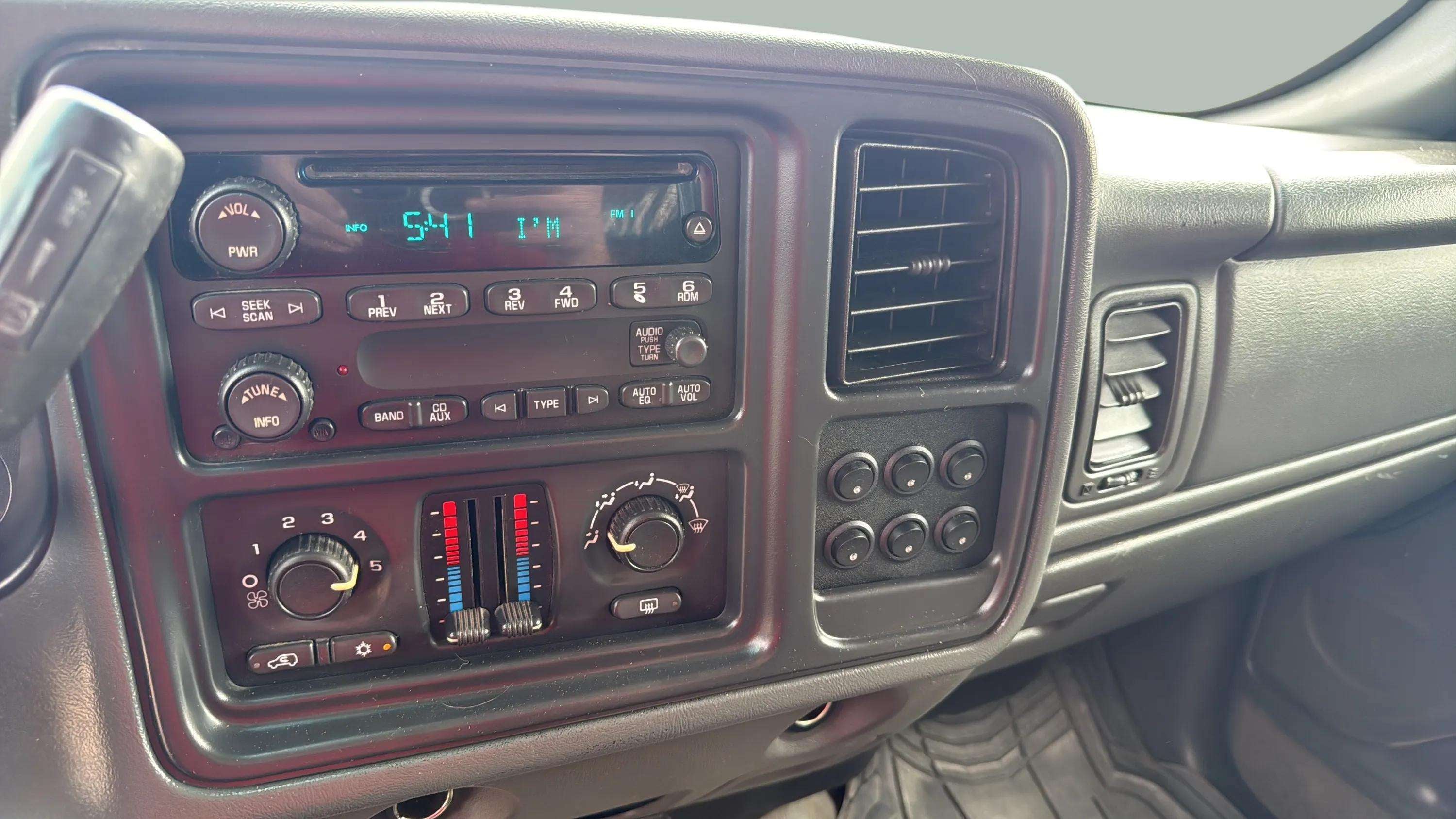 2005 Chevrolet Silverado 2500 HD LS