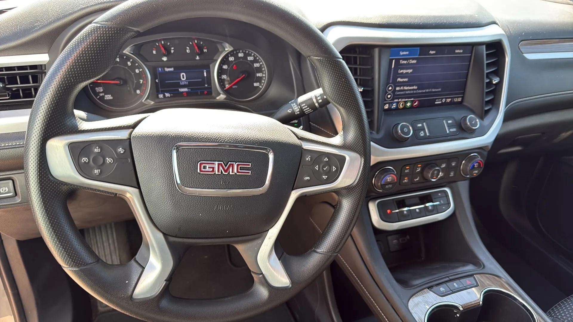 2023 GMC Acadia SLE