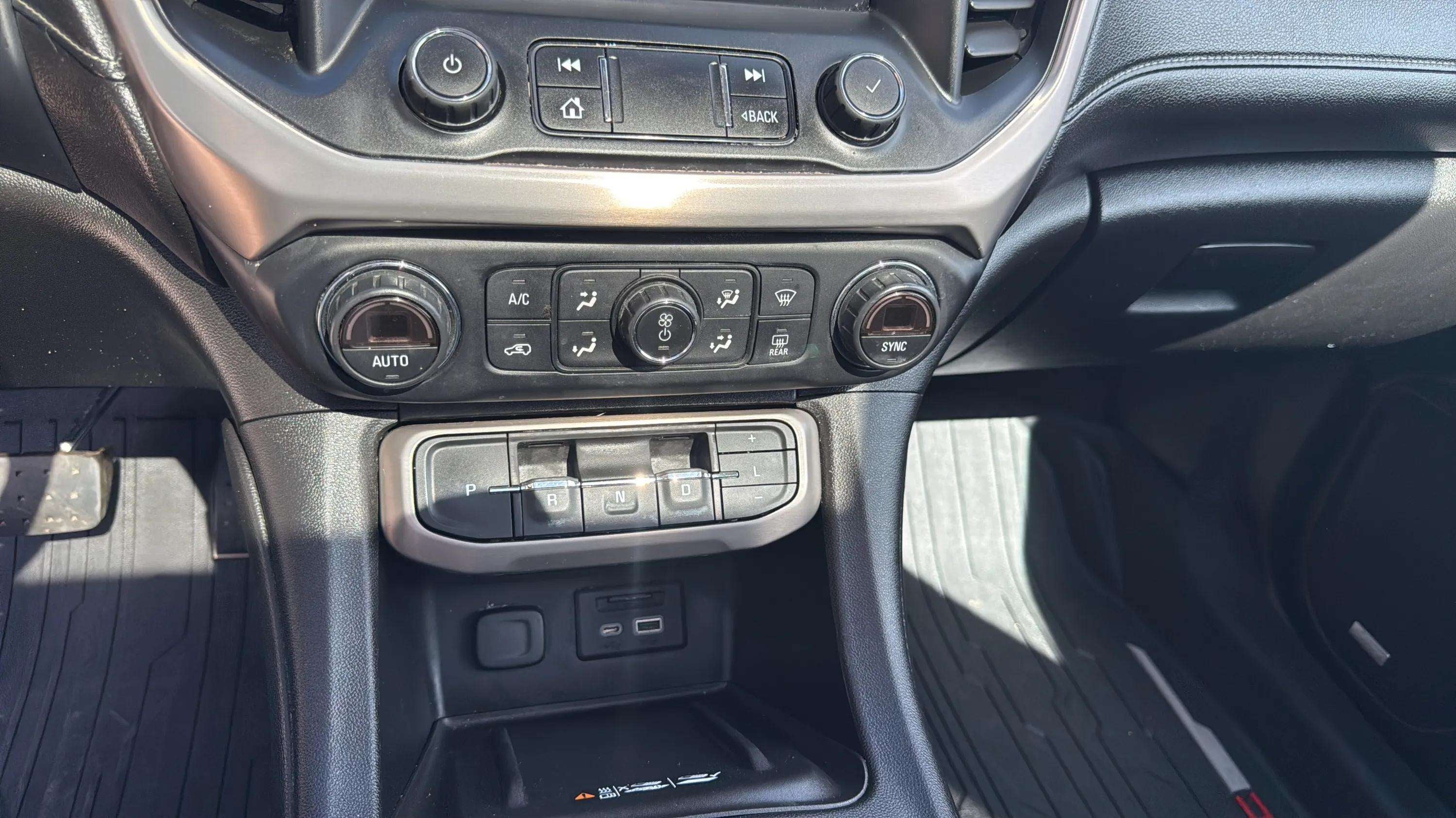 2021 GMC Acadia Denali