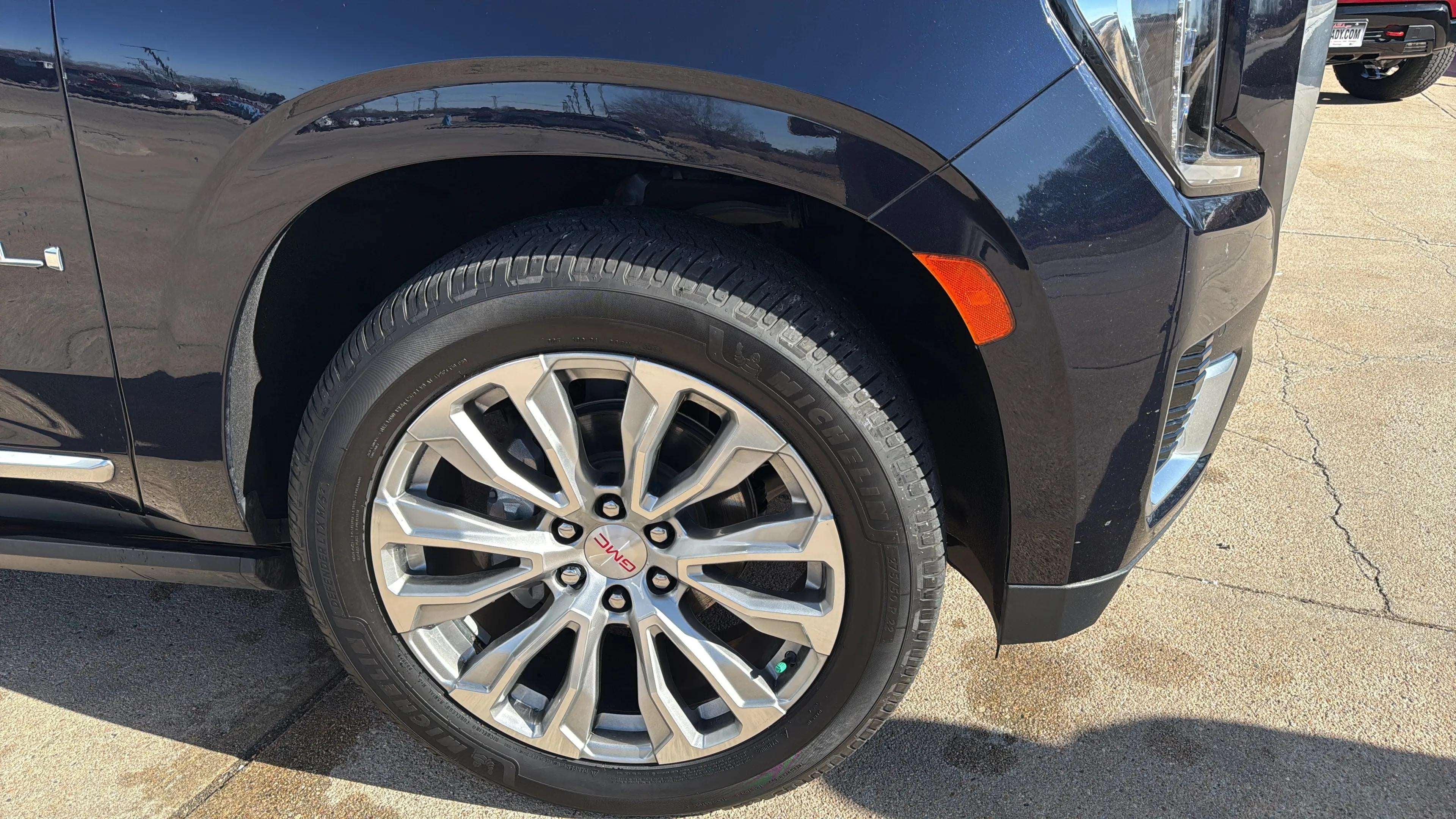 2023 GMC Yukon Denali