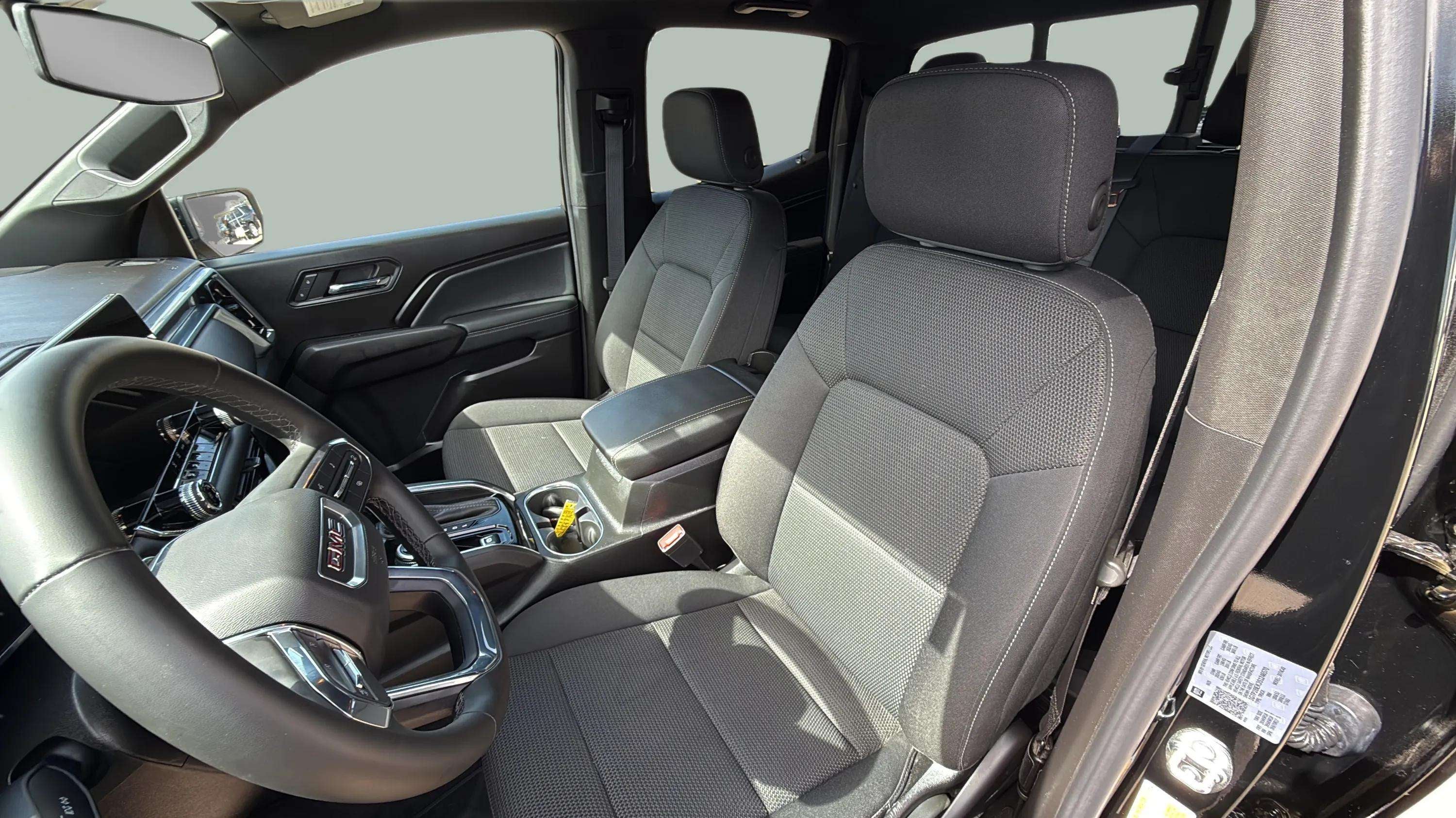 2025 GMC Canyon Elevation