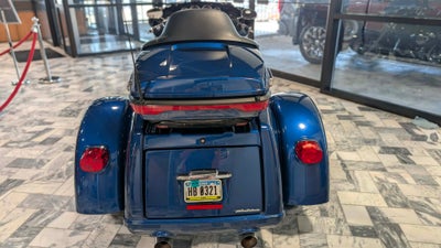 2018 HARLEY-DAV Tri Glide Base