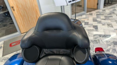 2018 HARLEY-DAV Tri Glide Base