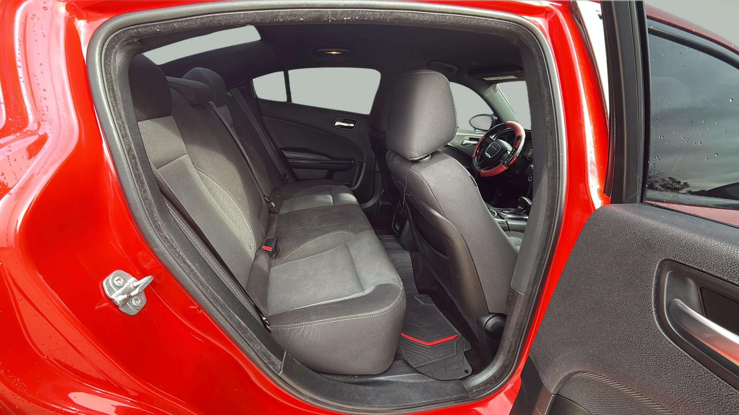 2017 Dodge Charger SE