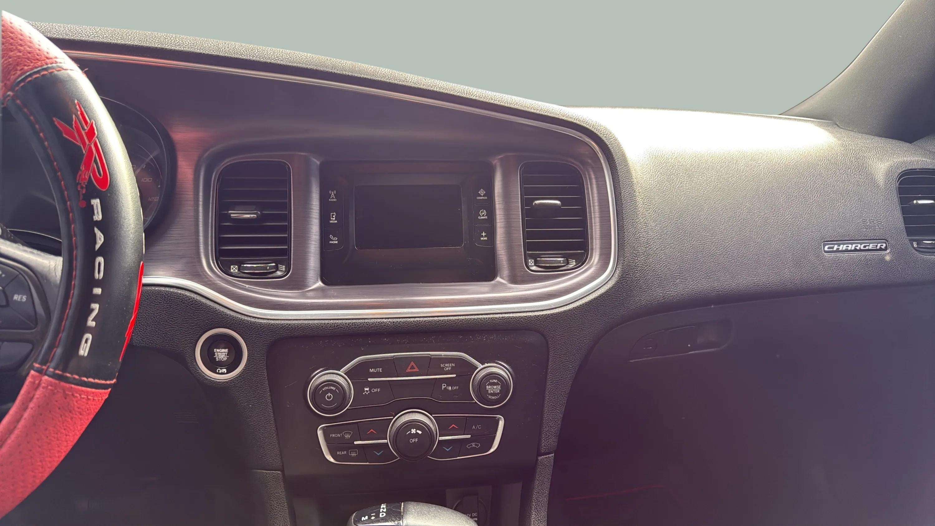 2017 Dodge Charger SE