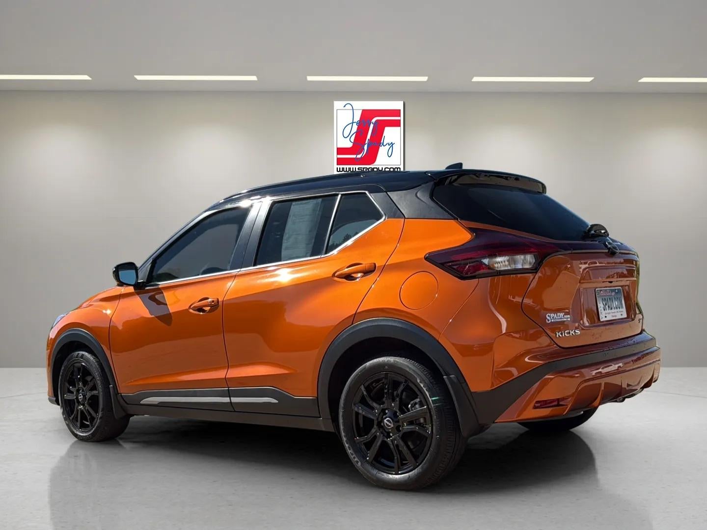 2023 Nissan Kicks SR