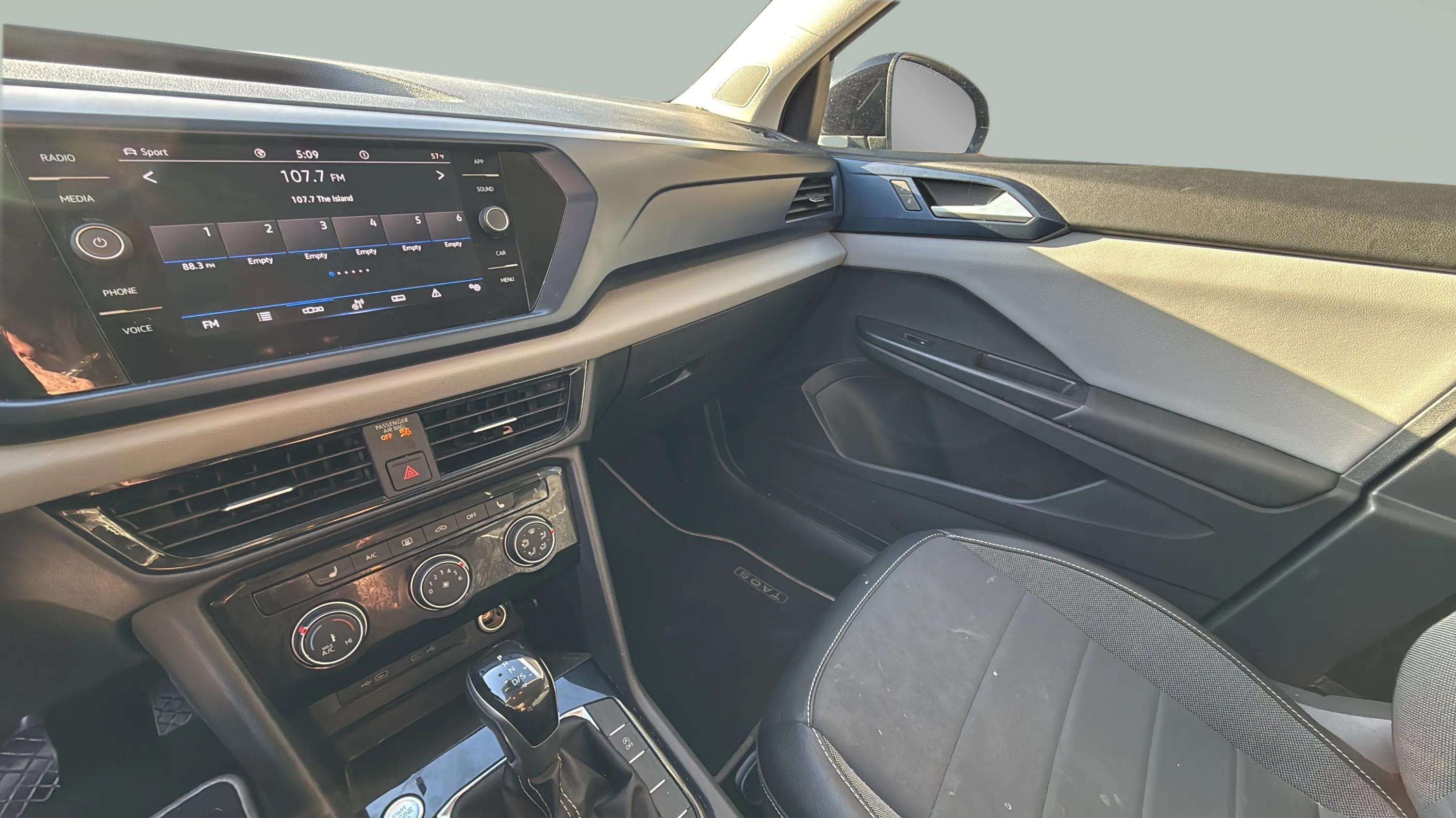 2023 Volkswagen Taos SE