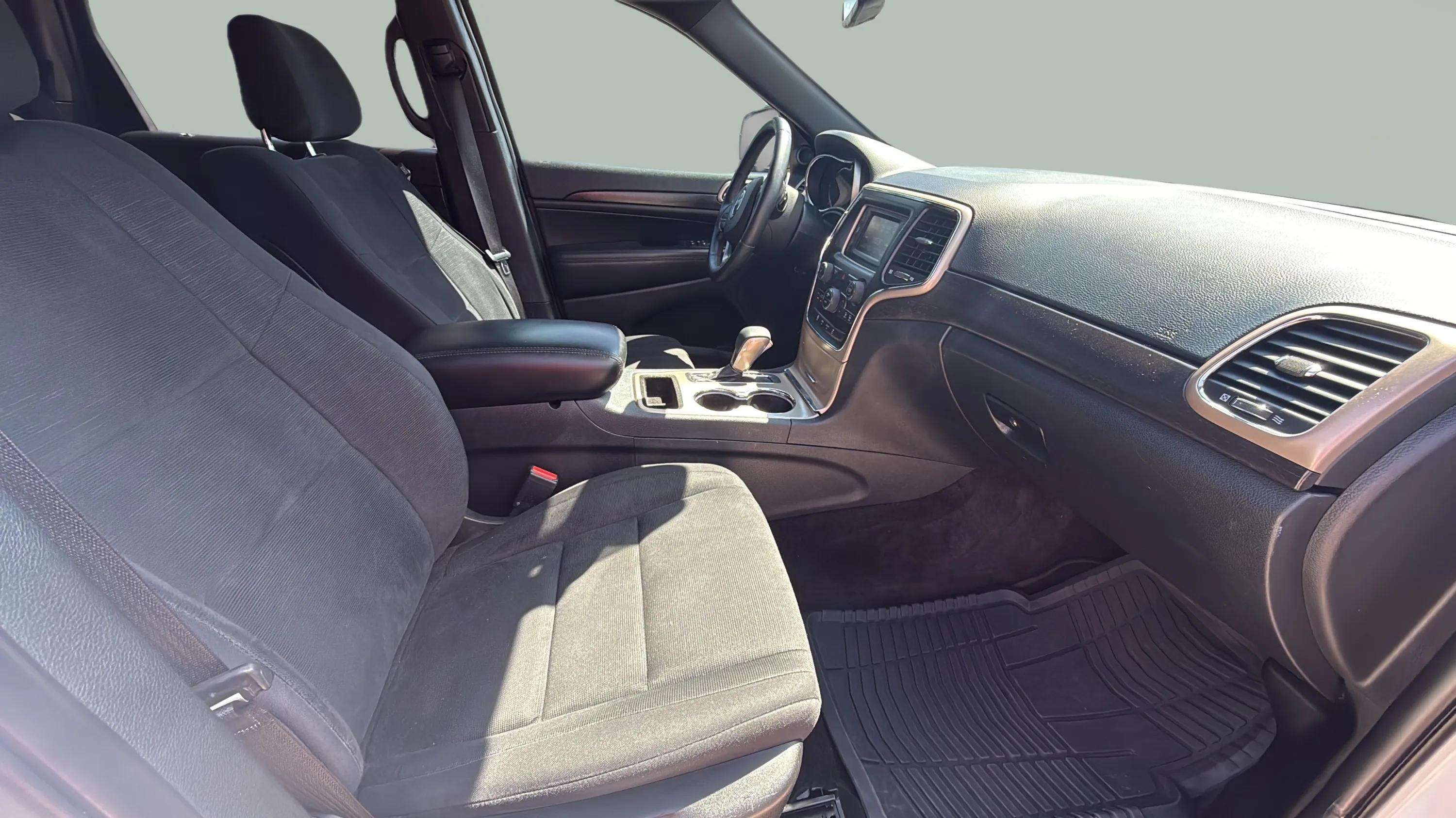 2016 Jeep Grand Cherokee Laredo