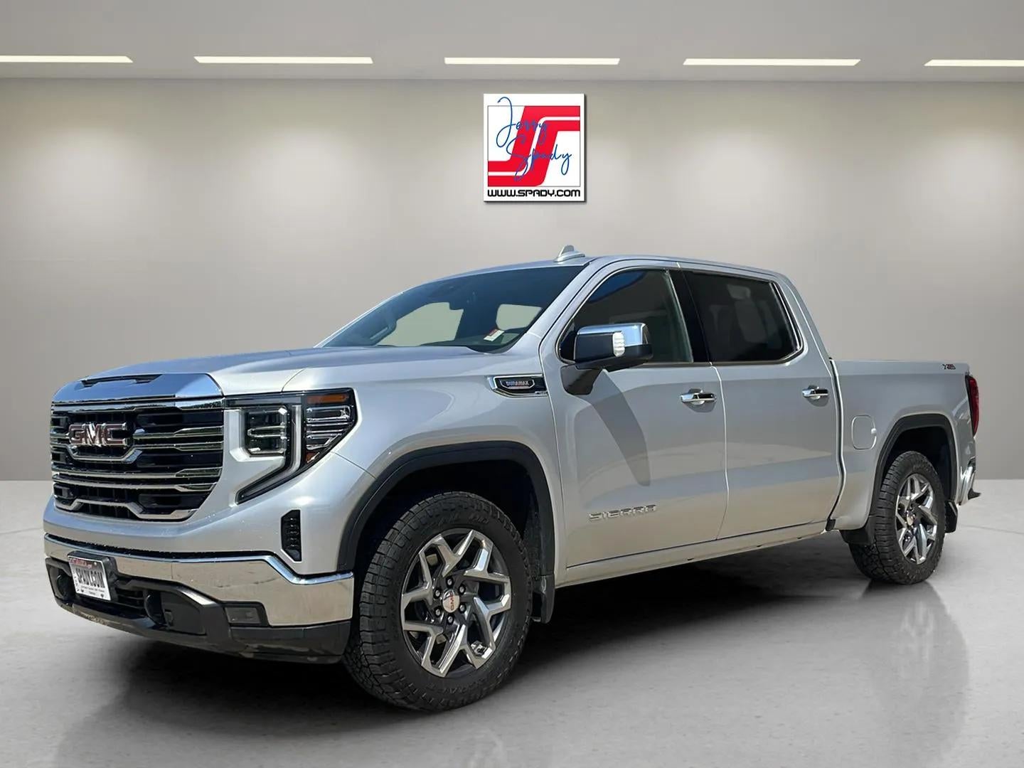 2022 GMC Sierra 4WD Crew Cab Short Box SLT's photo