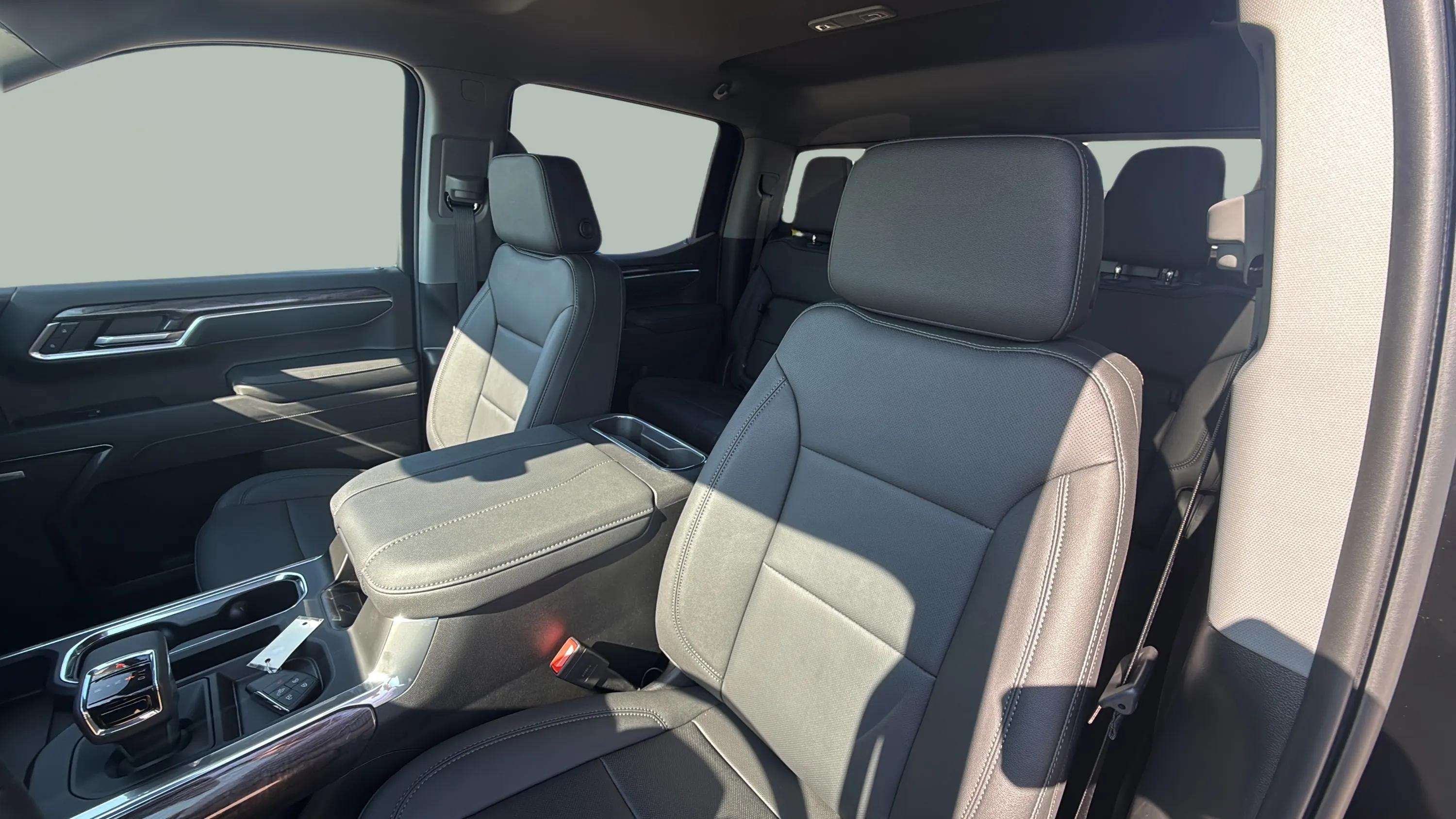 2026 Chevrolet Silverado 1500 LTZ - Photo 17