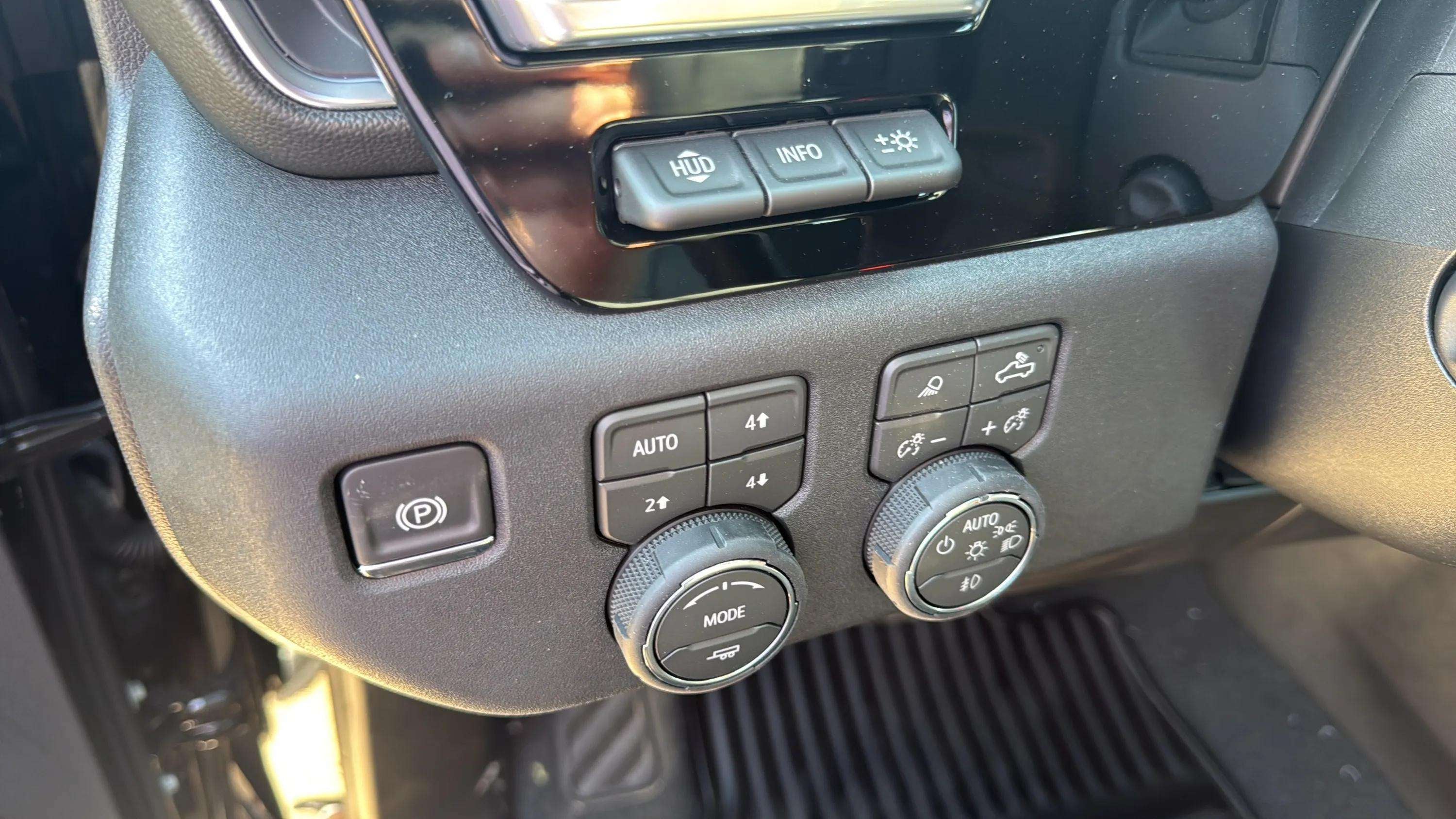 2026 Chevrolet Silverado 1500 LTZ - Photo 18