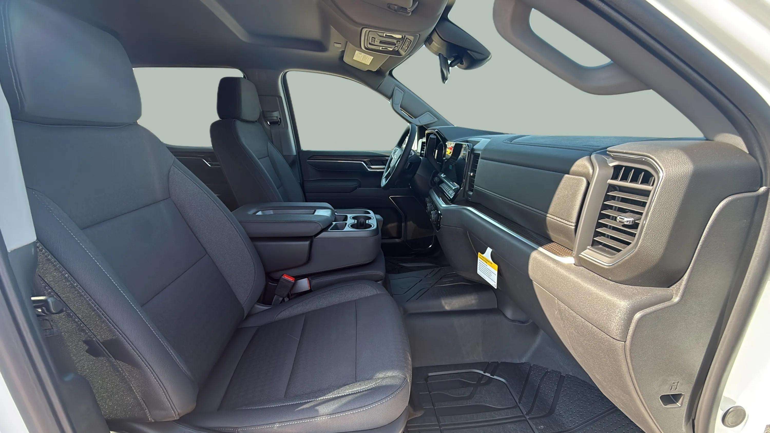 2026 Chevrolet Silverado 1500 LT - Photo 10