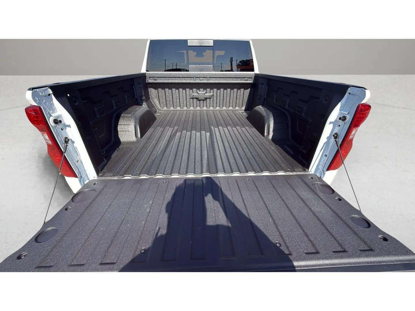 2026 Chevrolet Silverado 1500 LT - Photo 9