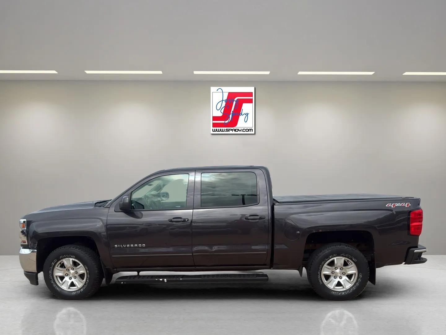 Used 2016 Chevrolet Silverado 1500 LT with VIN 3GCUKREH3GG292232 for sale in Hastings, NE