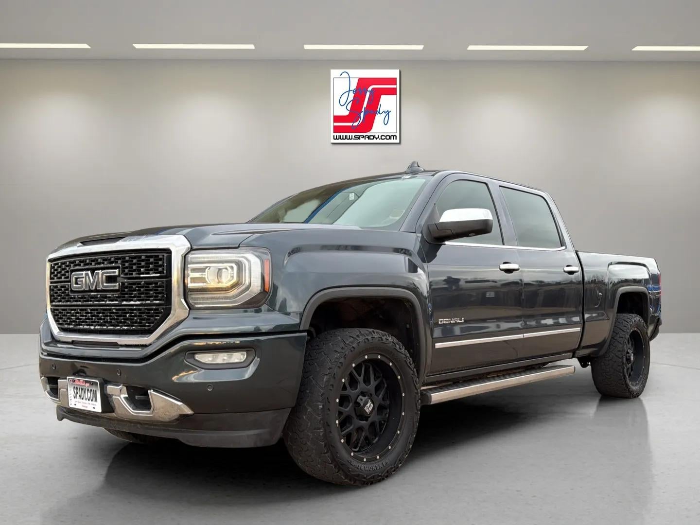 2017 GMC Sierra 4WD Crew Cab Standard Box's photo