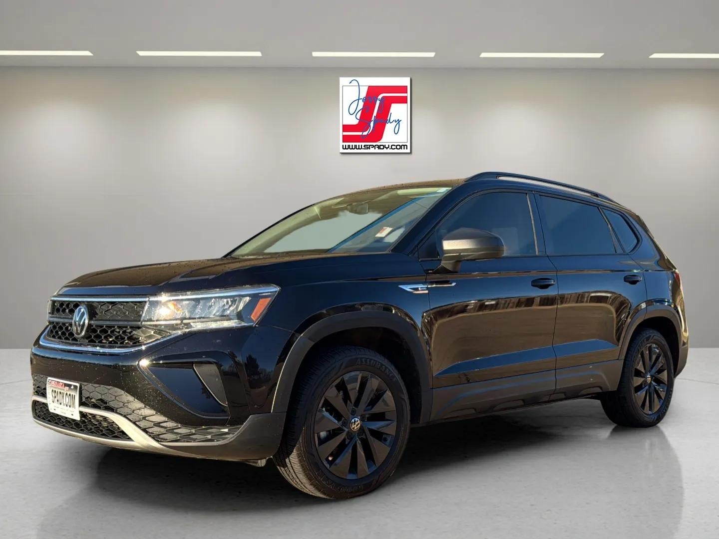 2022 Volkswagen Taos 1.5T S 4Motion's photo