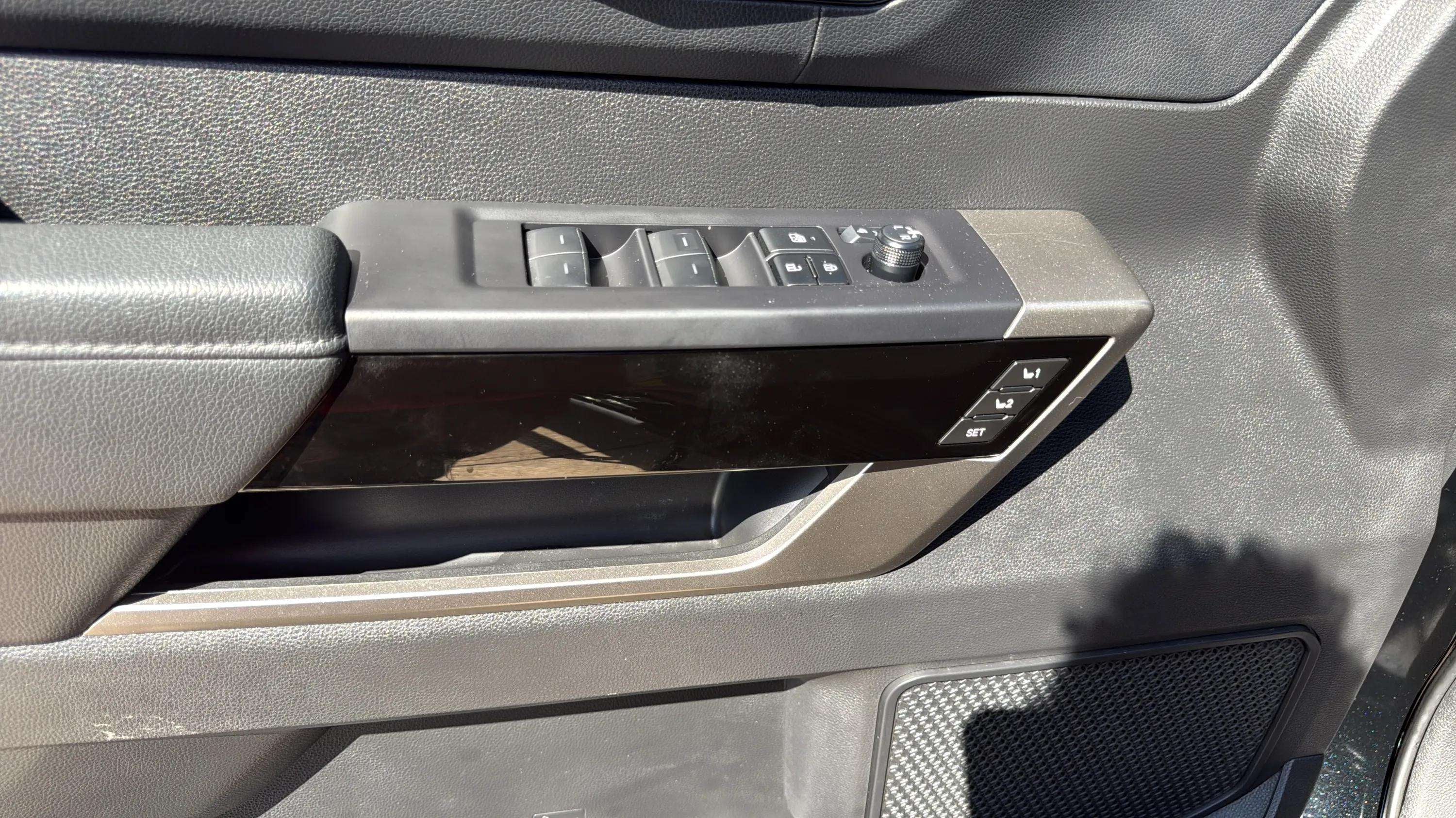 2025 Toyota Tundra 4WD SR5