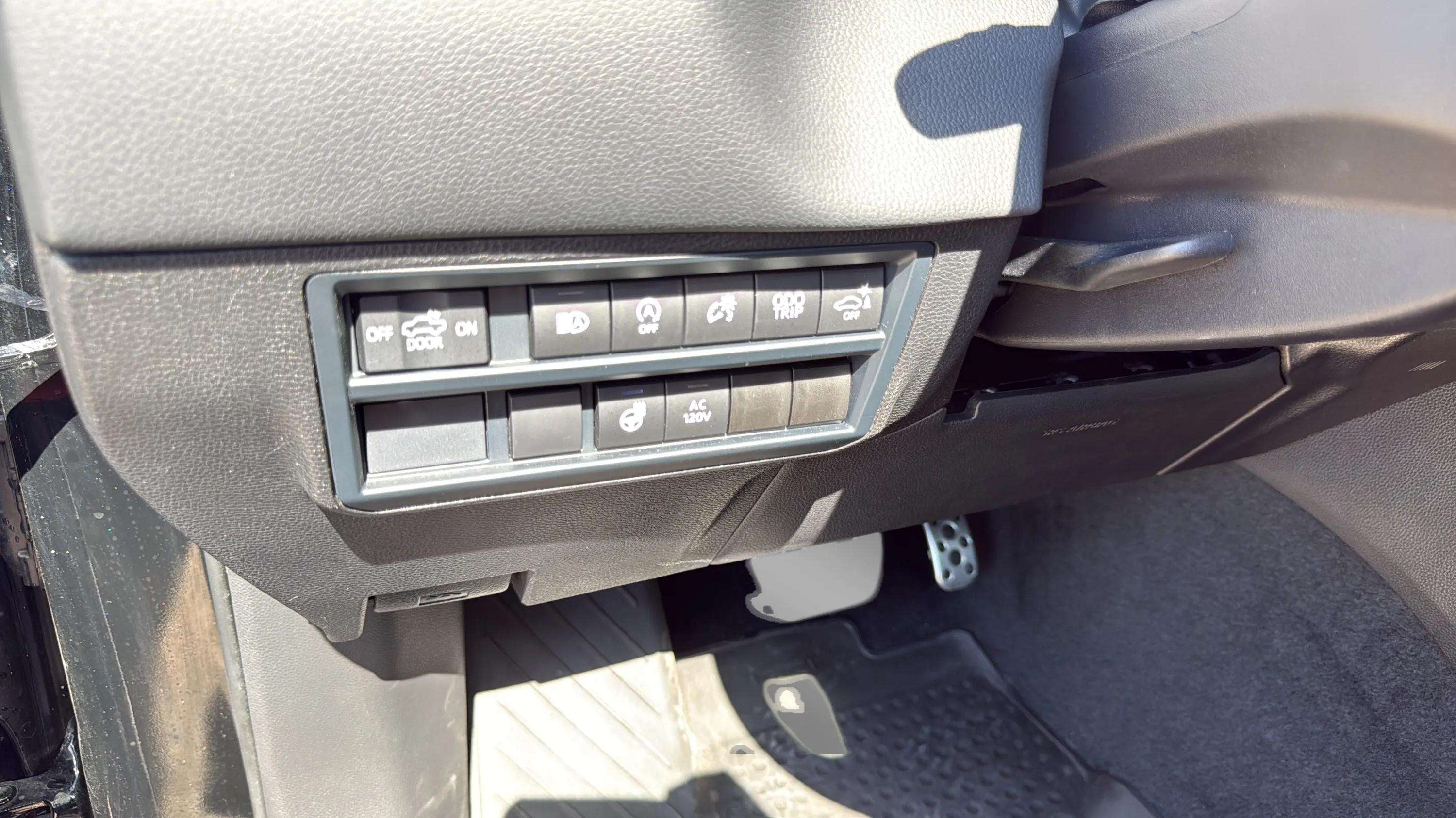 2025 Toyota Tundra 4WD SR5