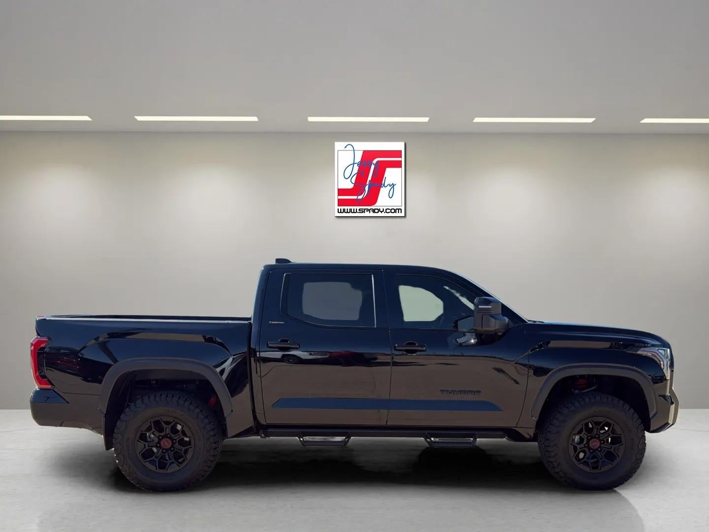 2025 Toyota Tundra 4WD SR5